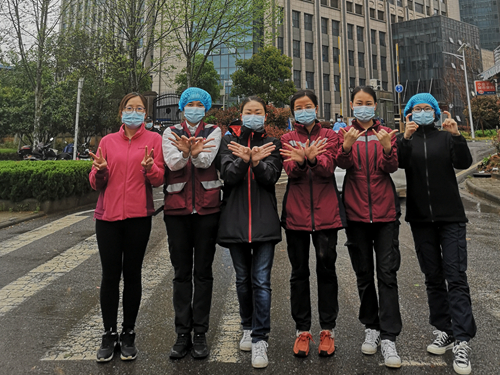 11be1cb0cc78ad1eb54b659d4d56fe6d.jpg 3月26日,下班后的“熊猫天团”_副本_副本.jpg